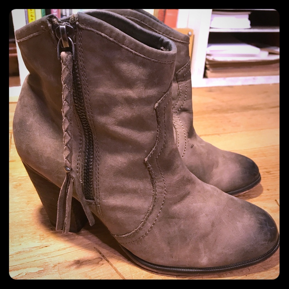 Aldo ankle boots. 36 leather